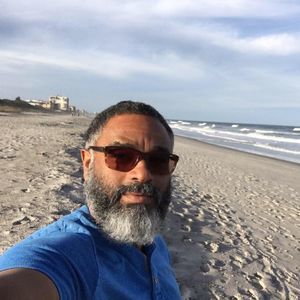 Meet your Posher, Dennis